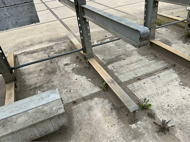 Cantilever racking - 24m - afbeelding 32 van  32