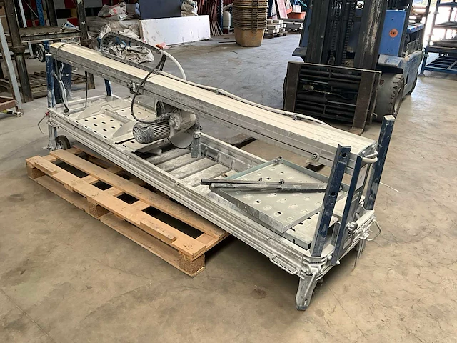 Carat tafel steenzaagmachine - afbeelding 1 van  8