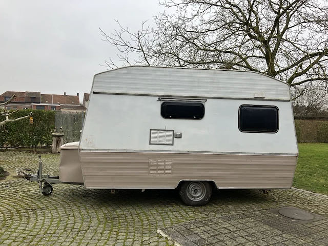 Caravan bürstner ingericht als foodtruck - afbeelding 1 van  13