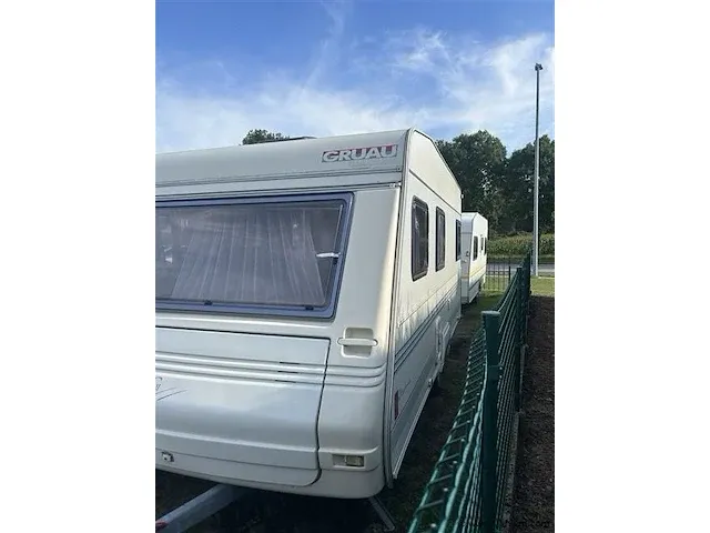 Caravan - afbeelding 1 van  9