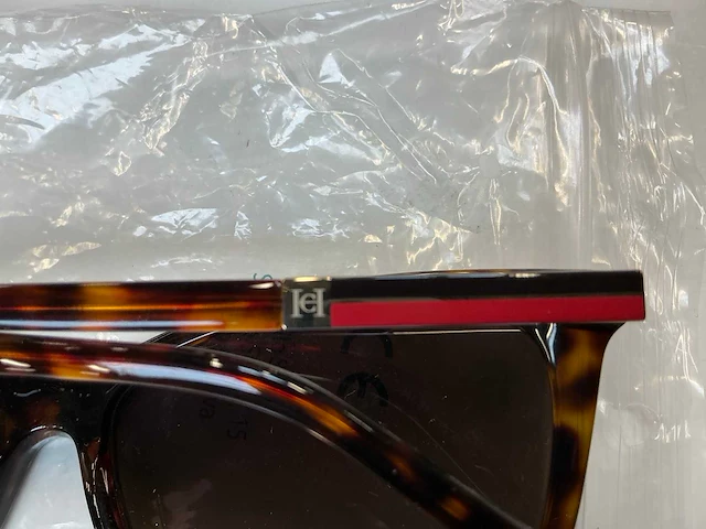 Carolina herrera zonnebril (7x) - afbeelding 2 van  10