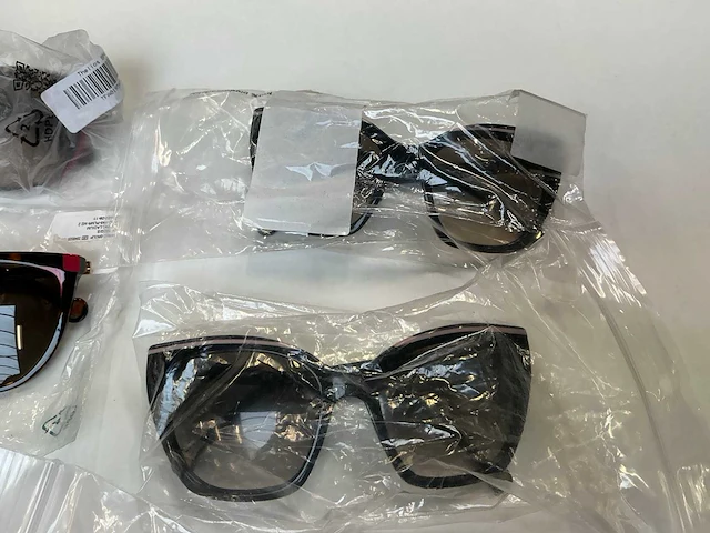 Carolina herrera zonnebril (7x) - afbeelding 5 van  10