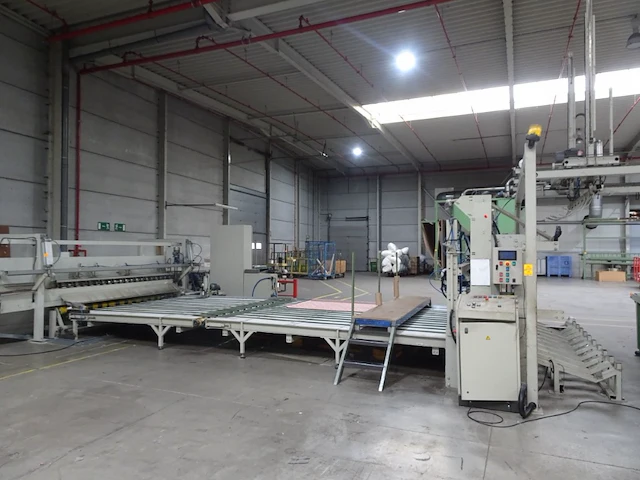 Carpet conveyor with automatic tape winder - afbeelding 1 van  7
