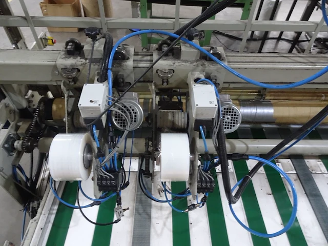 Carpet conveyor with automatic tape winder - afbeelding 4 van  7