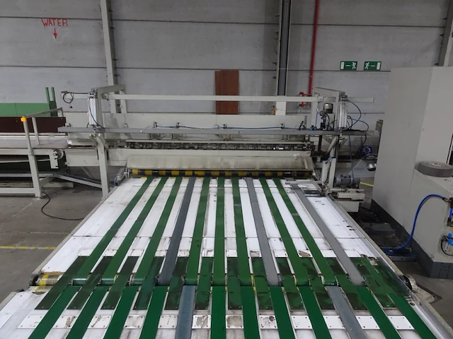Carpet conveyor with automatic tape winder - afbeelding 5 van  7