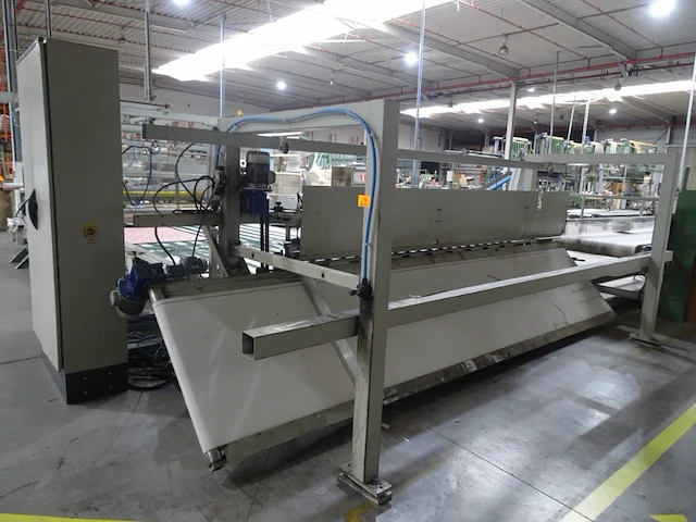 Carpet conveyor with automatic tape winder - afbeelding 6 van  7