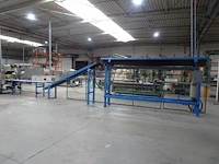 Carpet roll conveyor with automatic eject into trolley - afbeelding 1 van  5