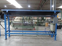 Carpet roll conveyor with automatic eject into trolley - afbeelding 4 van  5