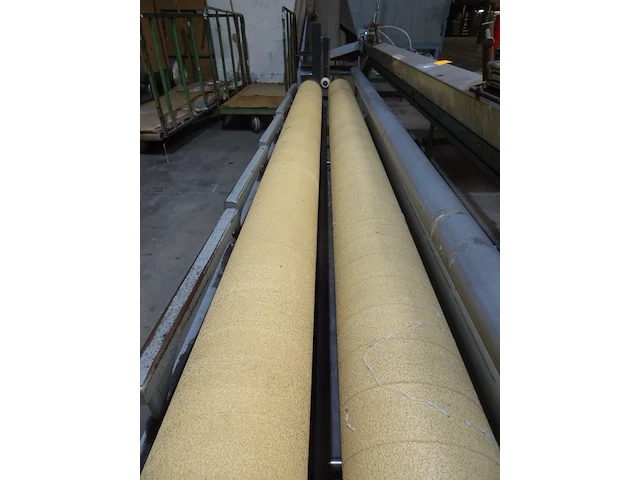 Carpet rolling machine with guiding - afbeelding 3 van  4