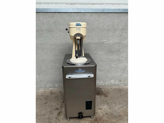 Carpigian ijsmachine - afbeelding 2 van  9