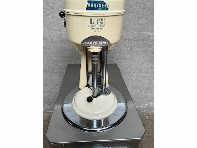 Carpigian ijsmachine - afbeelding 4 van  9