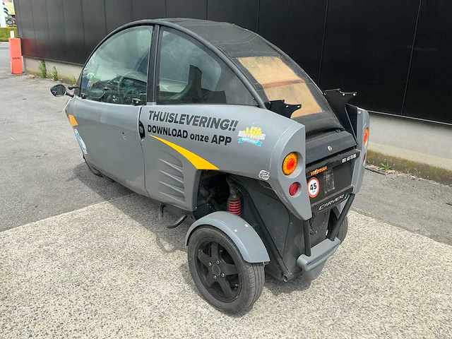 Carver e-scooter met gesloten opbouw - afbeelding 5 van  9
