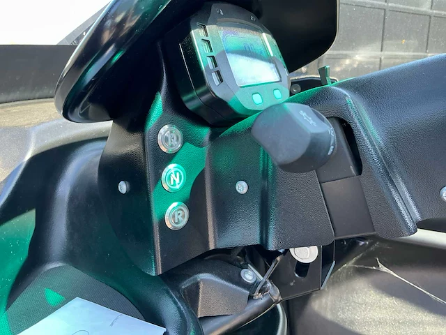Carver r+ e-scooter - 2023 - afbeelding 4 van  16