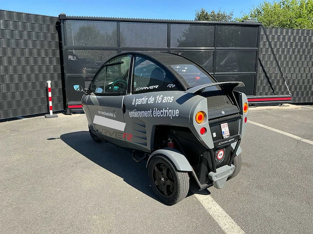 Carver r+ e-scooter - 2023 - afbeelding 14 van  16