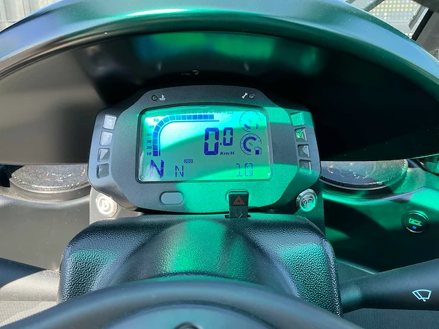 Carver r+ e-scooter - 2023 - afbeelding 5 van  14