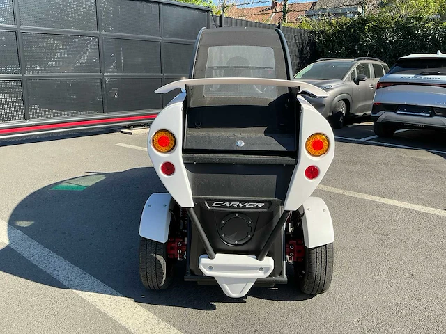 Carver r+ e-scooter - 2023 - afbeelding 11 van  14