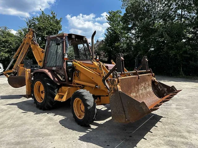 Case 580k graaflaadmachine - afbeelding 1 van  25