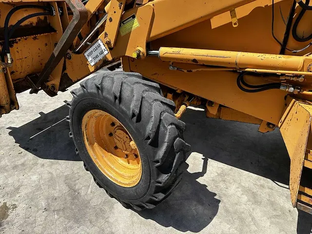 Case 580k graaflaadmachine - afbeelding 15 van  25