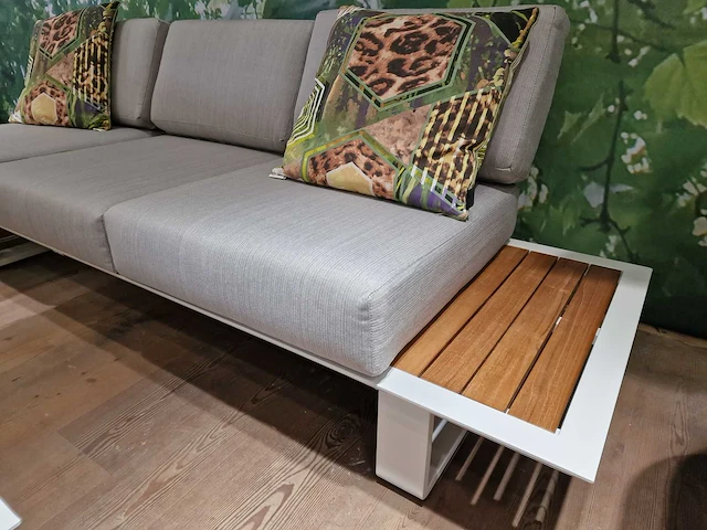 Castle-line donya alu lounge hoekset wit met teak zijtafels - afbeelding 6 van  11