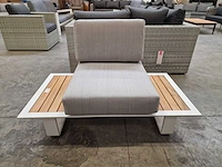 Castle-line donya lounge clubzetel wit met teak zijtafels - afbeelding 2 van  4