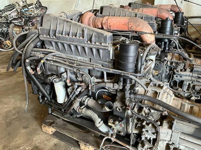 Cat 3306di dieselmotor met versnellingsbak 3 stuks - afbeelding 2 van  18