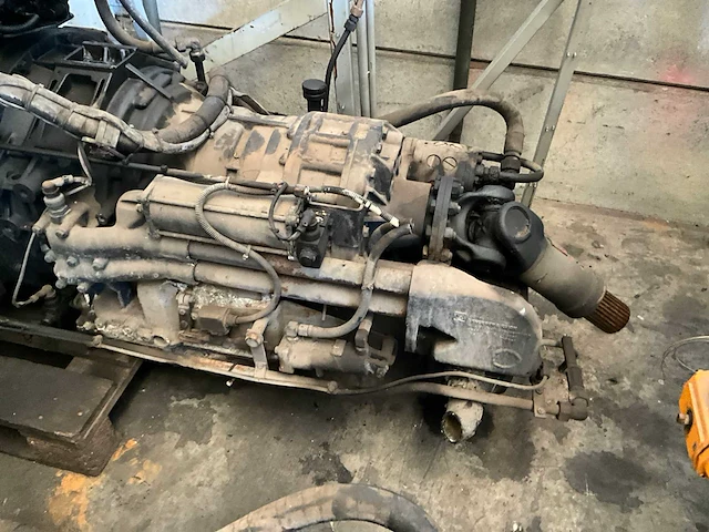 Cat 3306di dieselmotor met versnellingsbak 3 stuks - afbeelding 7 van  18