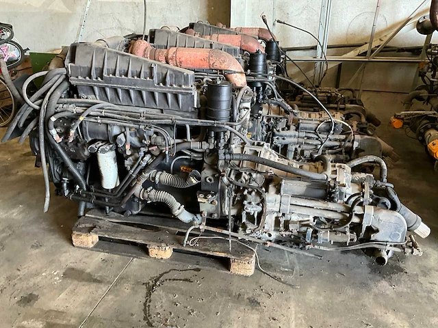 Cat 3306di dieselmotor met versnellingsbak 3 stuks - afbeelding 16 van  18
