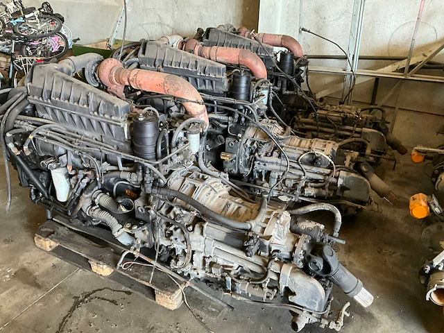 Cat 3306di dieselmotor met versnellingsbak 3 stuks - afbeelding 17 van  18