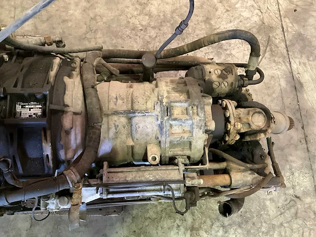 Cat 3306di dieselmotor met versnellingsbak - afbeelding 4 van  17