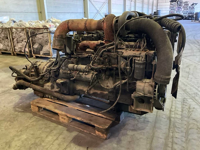 Cat 3306di dieselmotor met versnellingsbak - afbeelding 12 van  17