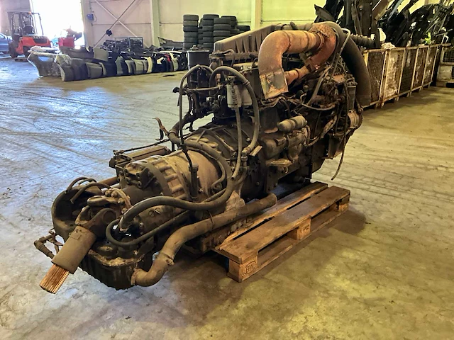 Cat 3306di dieselmotor met versnellingsbak - afbeelding 14 van  17