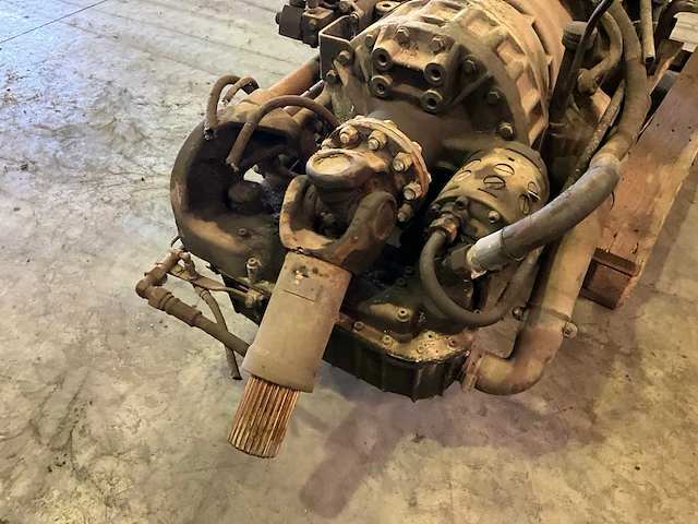 Cat 3306di dieselmotor met versnellingsbak - afbeelding 16 van  17