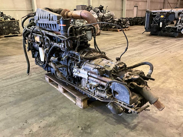 Cat 3306di dieselmotor met versnellingsbak - afbeelding 17 van  17
