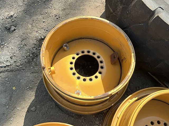 Cat 924 wielset banden, wielen & velgen - afbeelding 2 van  13