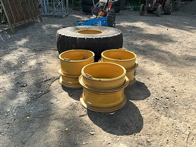 Cat 924 wielset banden, wielen & velgen - afbeelding 10 van  13