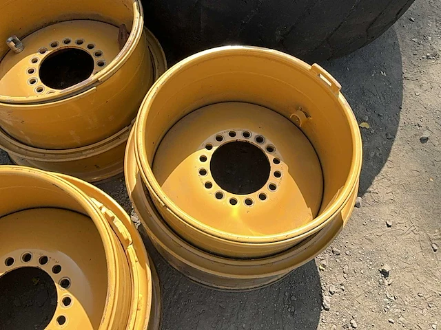 Cat 924 wielset banden, wielen & velgen - afbeelding 13 van  13