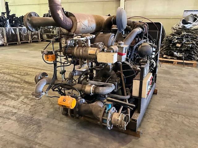 Cat dieselmotor 4 cil 165hp inclusief camiva waterpomp 1x - afbeelding 10 van  17