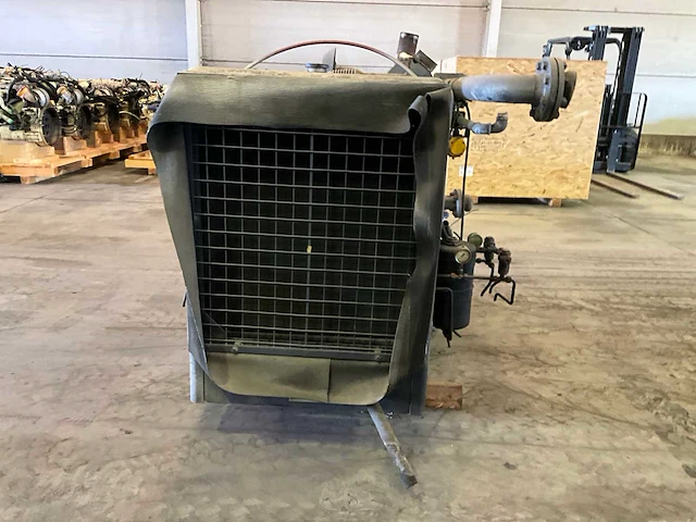 Cat dieselmotor 4 cil 165hp inclusief camiva waterpomp 1x - afbeelding 15 van  17