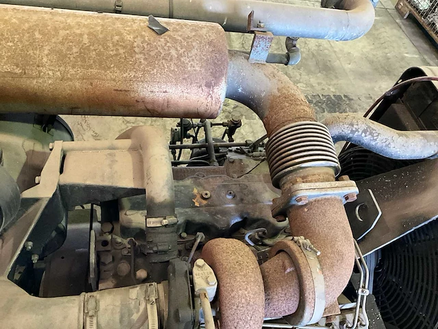 Cat dieselmotor 4 cil 165hp inclusief camiva waterpomp 1x - afbeelding 17 van  17
