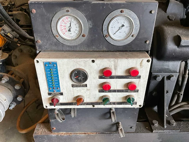 Cat dieselmotor 4 cil 165hp inclusief camiva waterpomp (6x) - afbeelding 8 van  23