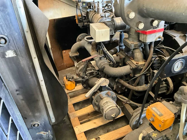 Cat dieselmotor 4 cil 165hp inclusief camiva waterpomp (6x) - afbeelding 9 van  23
