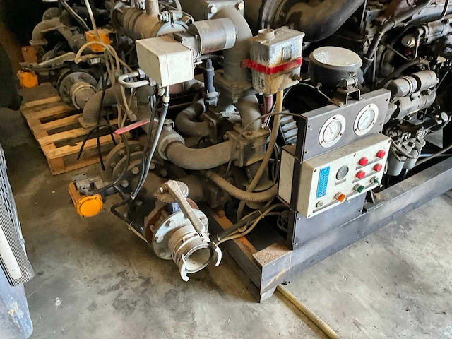 Cat dieselmotor 4 cil 165hp inclusief camiva waterpomp (6x) - afbeelding 10 van  23
