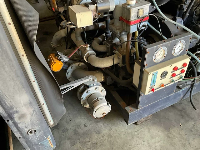 Cat dieselmotor 4 cil 165hp inclusief camiva waterpomp (6x) - afbeelding 13 van  23