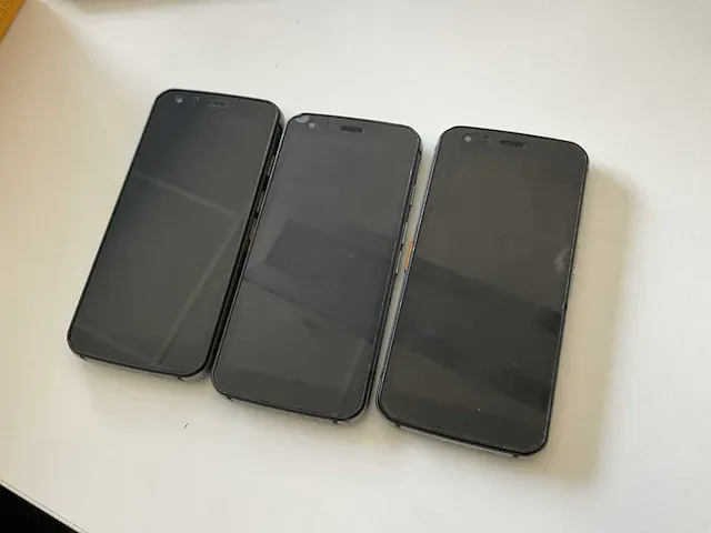 Cat smartphone (3x) - afbeelding 1 van  2