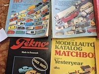Catalogus miniatuur auto's - afbeelding 2 van  3
