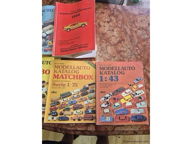 Catalogus miniatuur auto's - afbeelding 3 van  3