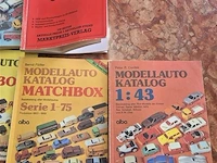 Catalogus miniatuur auto's - afbeelding 3 van  3