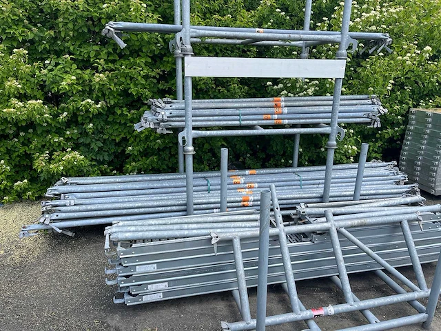 Catari - us - scaffolding - afbeelding 2 van  2