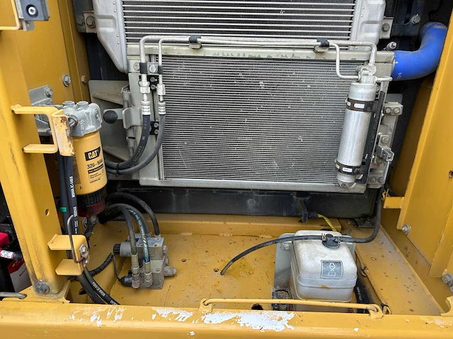 Caterpillar - 2008 - 323dl - rupsgraafmachine - afbeelding 26 van  59