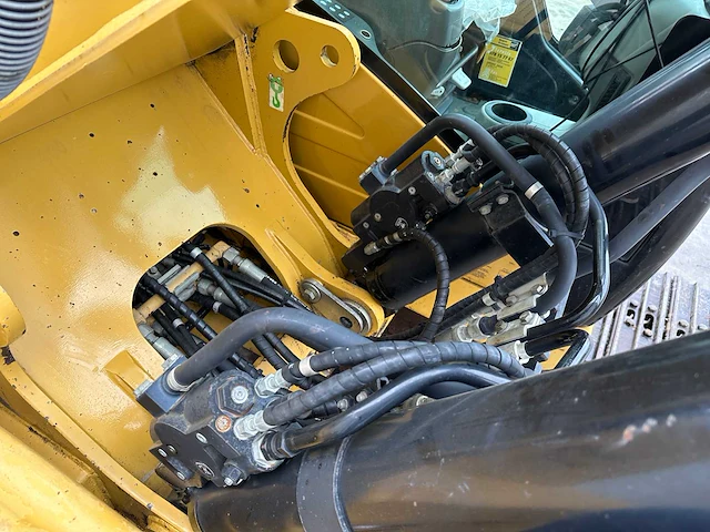 Caterpillar - 2008 - 323dl - rupsgraafmachine - afbeelding 27 van  59
